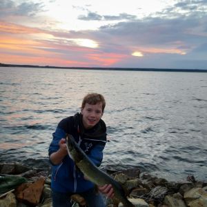 Oskar geht jetzt Angeln