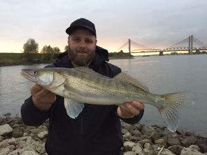 Kirsche_Fishing