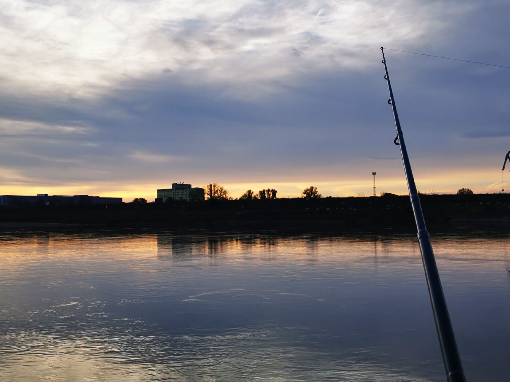 Schleusenkanal u. Schutzhafen (Magdeburg) angeln