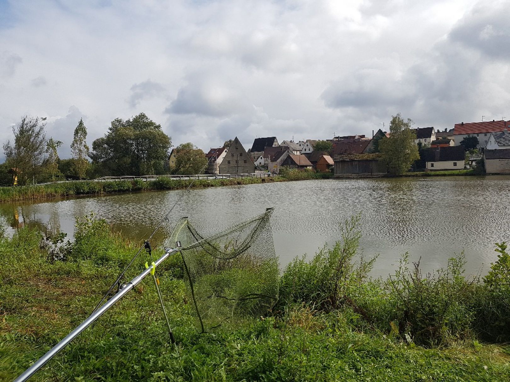 Höllweiher (Simonshofen) angeln