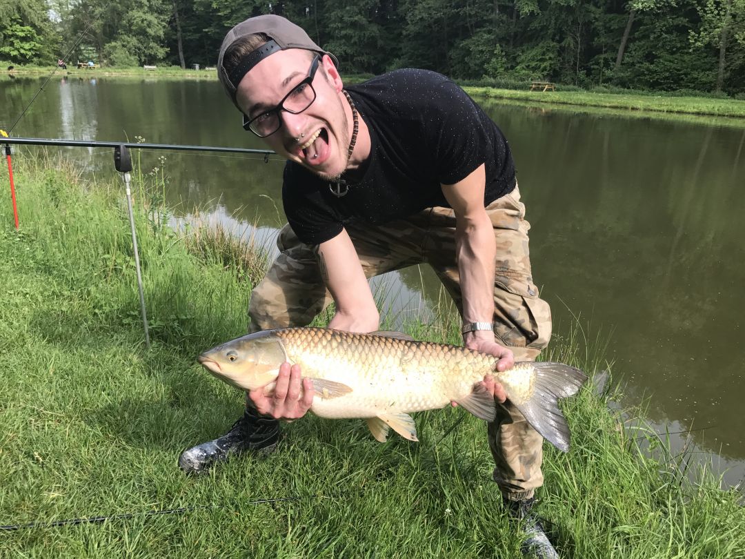Fischzucht Korb angeln