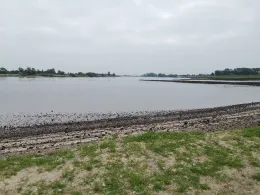 Elbe (Bullenhausen)-1